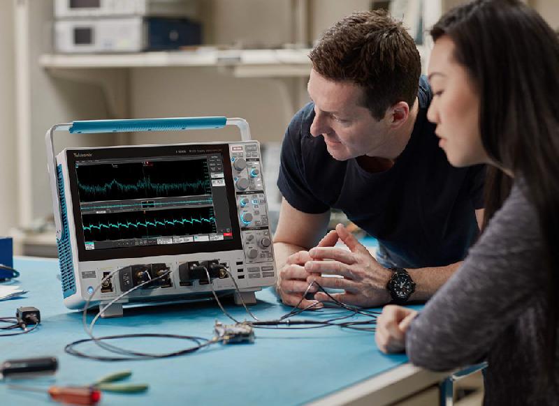 MSO44B-4-BW-500 - Oscilloscope numérique Tektronix MSO44B, 4 voies, 500 MHz, 12 bits, écran tactile 13.3''_1