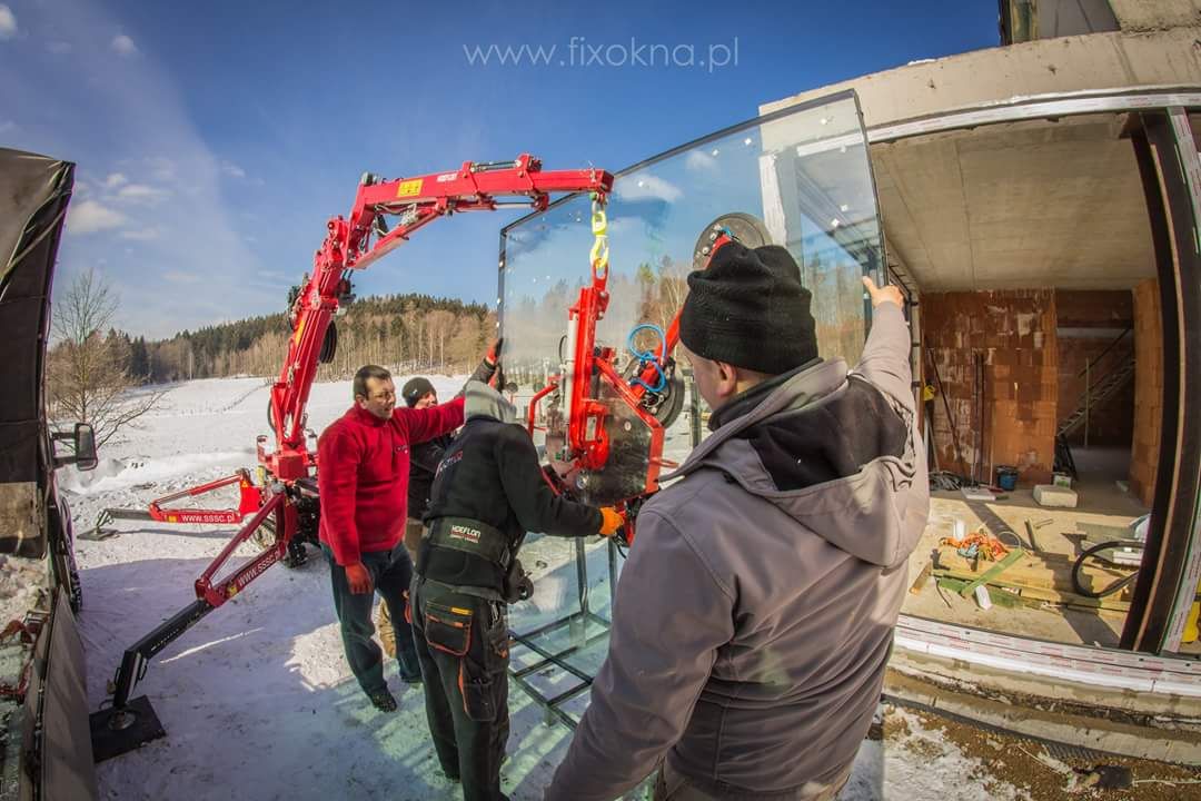 Hoeflon C4 - Mini Grue Multifonctionnelle - Capacité 1900 à 2150 kg - Électrique et/ou Carburant_1
