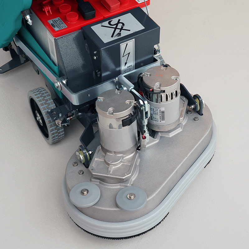 Autolaveuse accompagnée robuste et compacte - EUREKA E 71 TRAC - Nettoyage de 2000 à 3000 m² avec 2 brosses_1