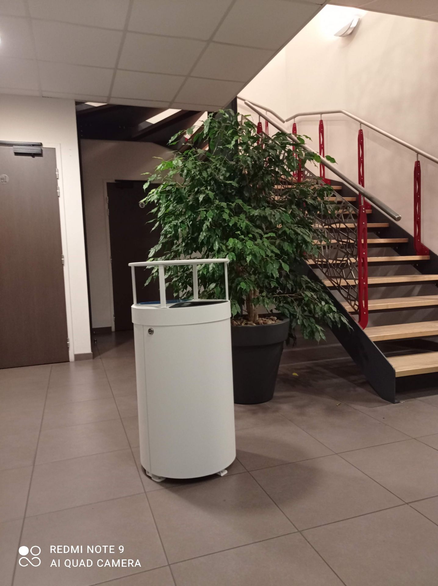 Poubelles de tri des déchets avec contenance de 70 à 130 litres