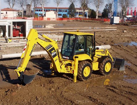 Wb93s-5 tractopelles_1