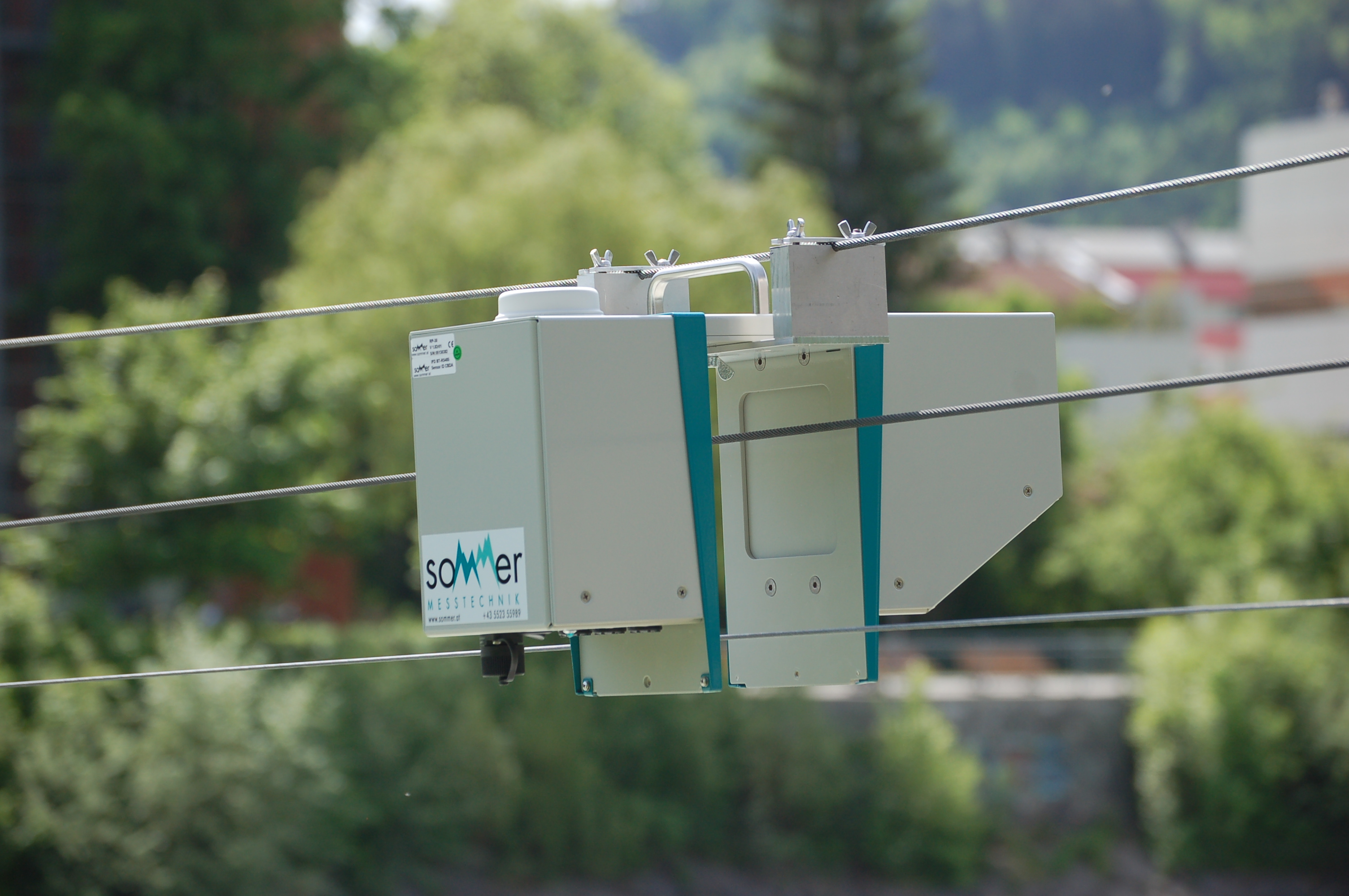 Débitmètre radar portable sans contact - Doppler pour mesures rapides et sûres_1