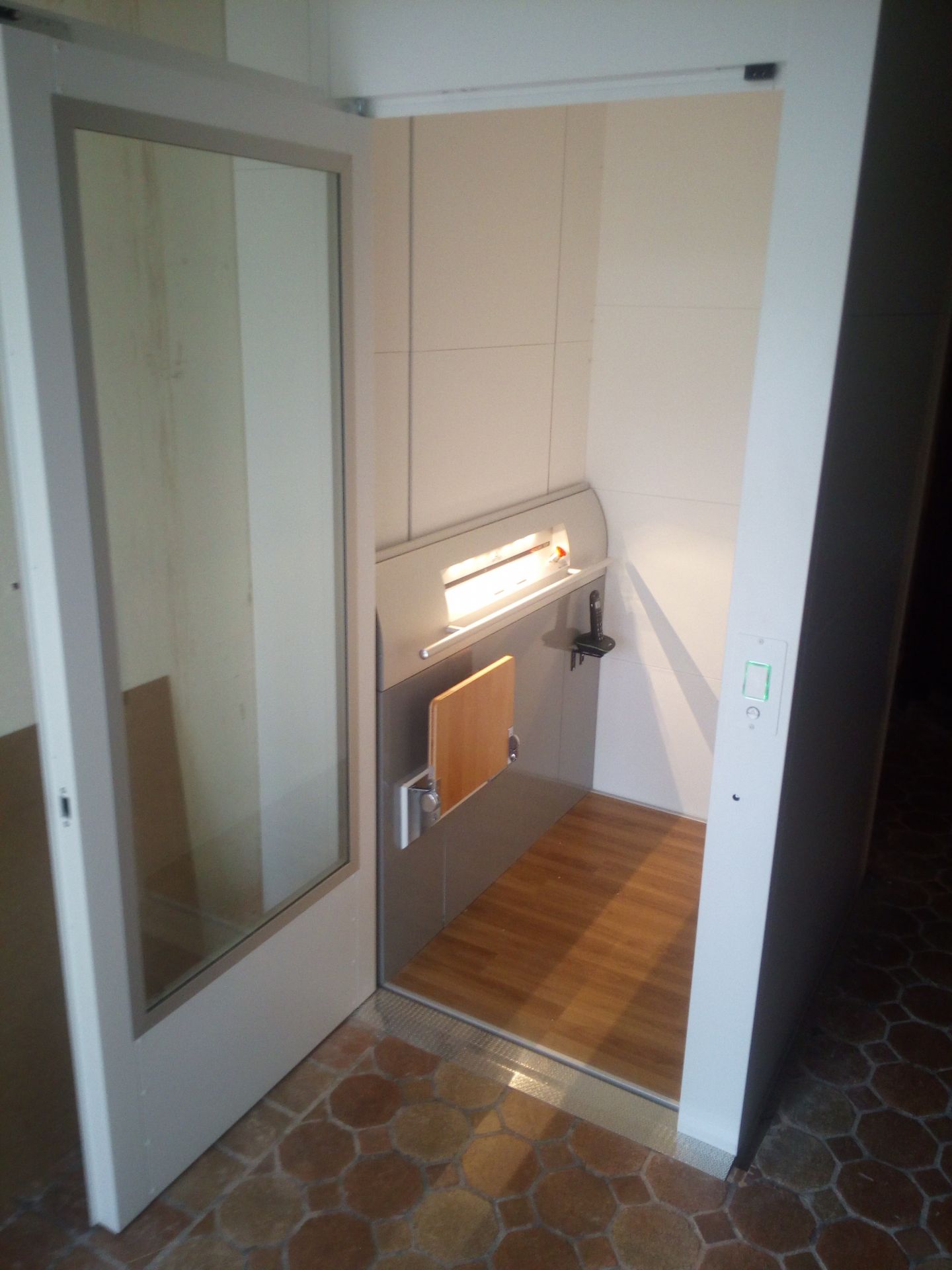 Miniascenseur / plateforme élévatrice aritco a4000_2