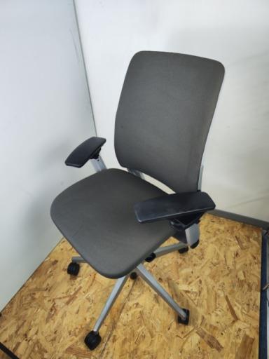 Steelcase Amia d'occasion - Siège de bureau ergonomique avec dossier et siège rembourrés - Confort optimal et soutien ajustable_1