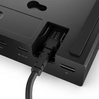 ThinkPad USB4 Smart Dock 5500 with 135W Adapter_1