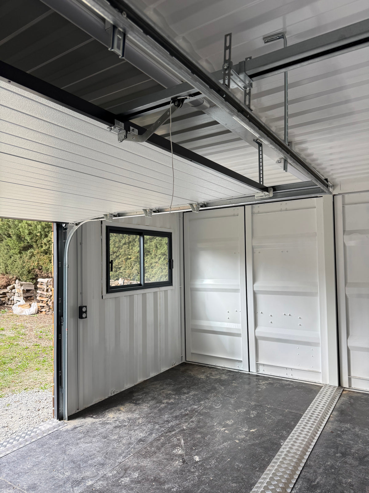 Garage container de 42m²   -   entièrement équipé_2
