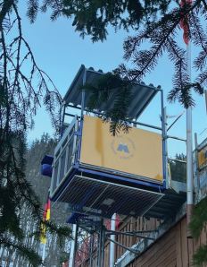 Ascenseur de chantier 1000 kg - Location pour élévation du personnel et des matériaux, jusqu'à 200 m_1