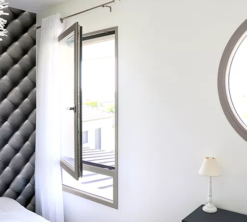 Fenêtre bois-aluminium double vitrage - Design, confort et isolation thermique - 10 finitions bois et 28 coloris aluminium_1