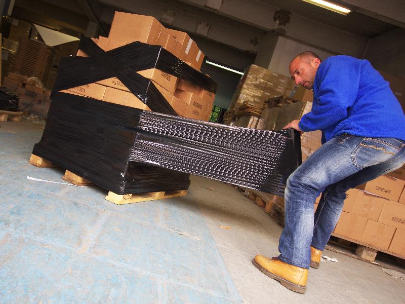 Film étirable manuel  cast standard noir opaque - 513065 – Épaisseur 17µ - 450 mm x 270 m_1