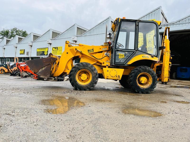 Tractopelle JCB 2CX 5.2T - 64 CV - Année 1987 - 4 godets - Caméra arrière - Doubles lignes auxiliaires_1