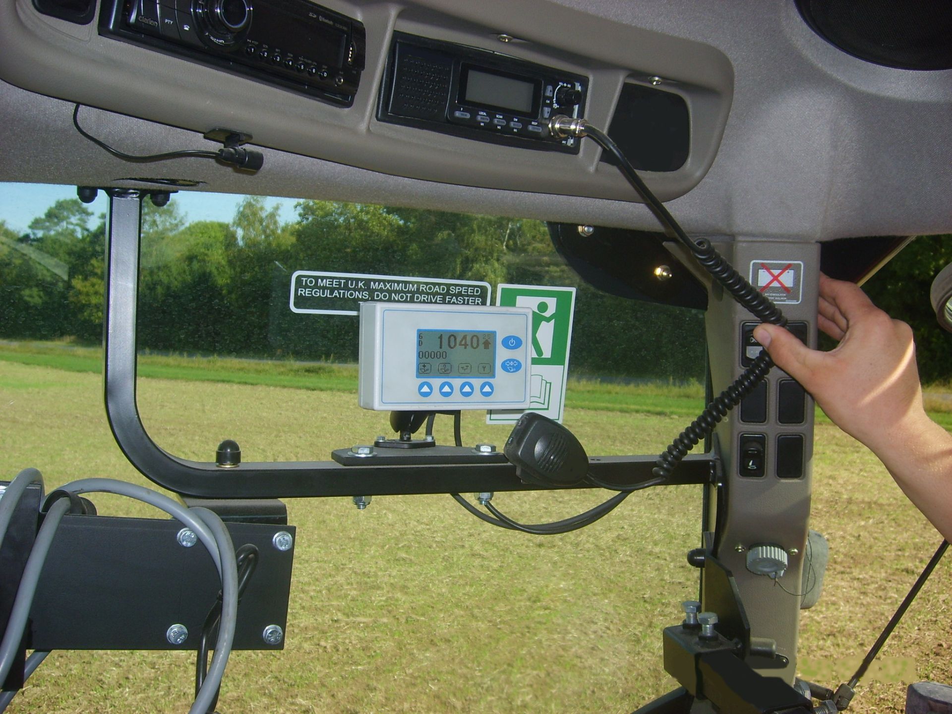 Système de pesage embarqué pour chargeur frontal agricole_2