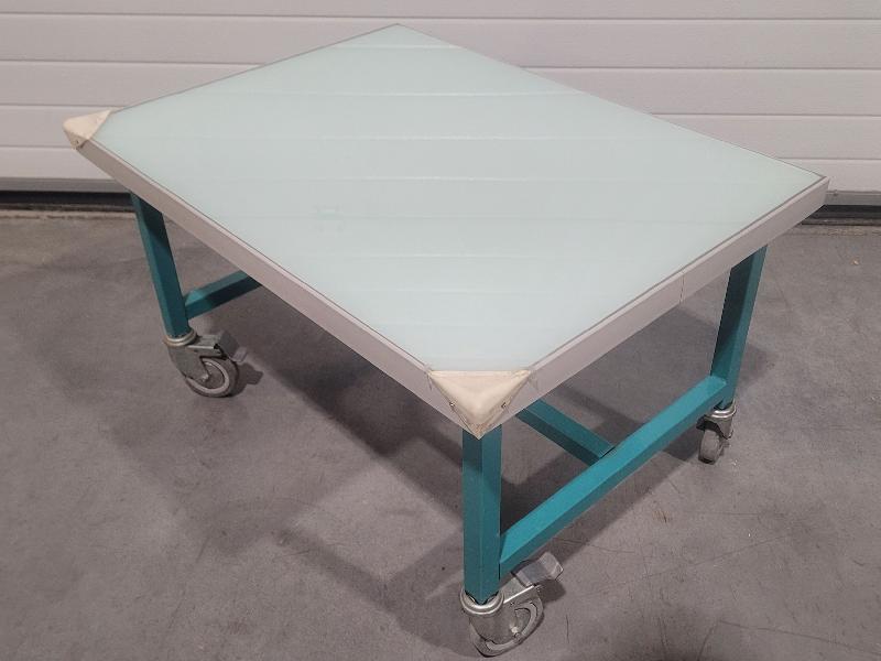 Table sur roulette pour incubateur BINDER 83 x 60 x 50cm_1