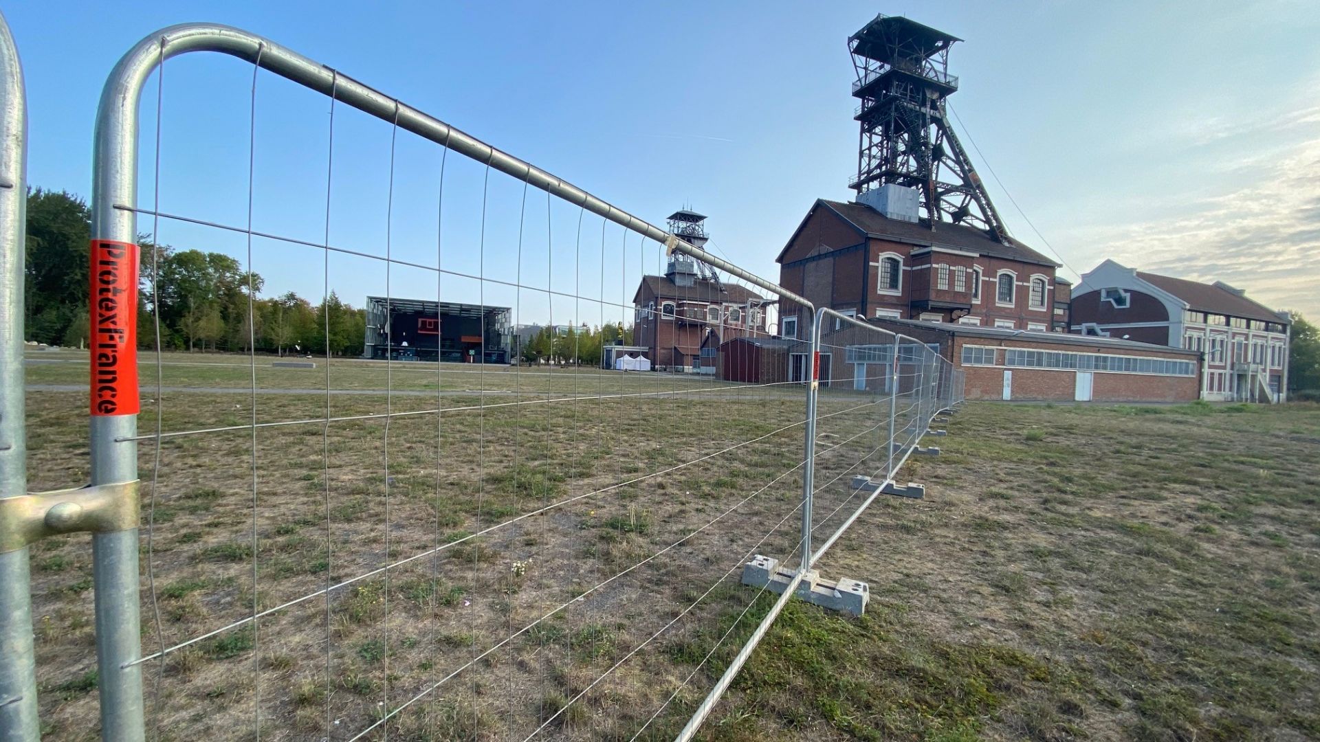Location de barrières Fan Zone - gestion des entrées et sorties du public_0