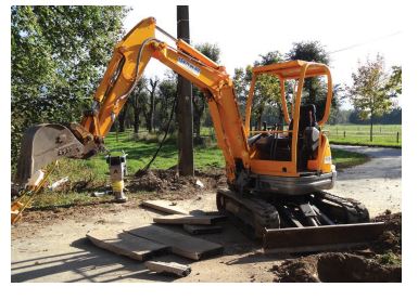 Mini-pelle à chenilles 2 T - Profondeur de fouille 2250 mm - Idéale pour travaux de terrassement - Disponible en location_1