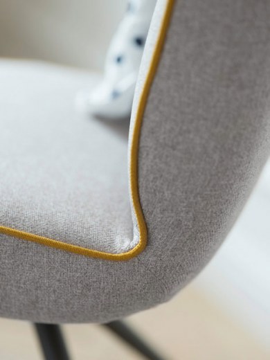 2 Chaises MOOD 100 sur pieds métal avec passepoil - Référence 8035 SR M - ressorts NOSAG et mousse polyuréthane ferme_1