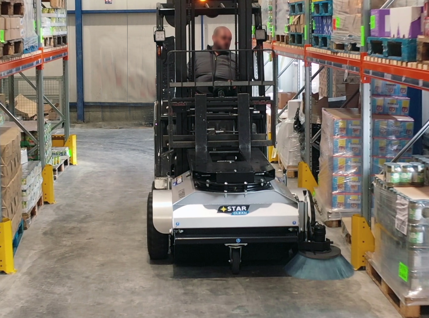 Balayeuse ramasseuse industrielle sans connexion star'clean pour chariot élevateur - emily clean_1