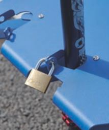 Support mural ou sur pieds pour sécuriser jusqu'à 6 trottinettes