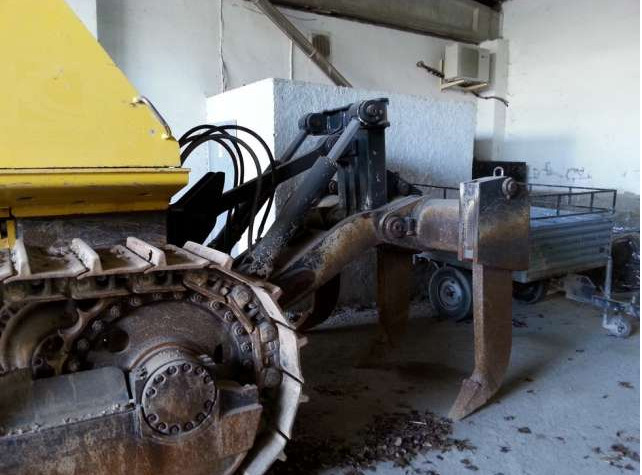 Bulldozer new holland d-255_1