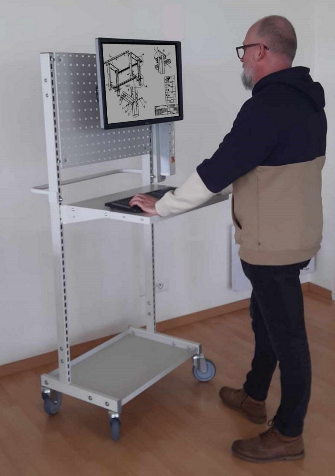 Desserte informatique - hauteur 1650 mm - avec montants perforés, tablette basse, support clavier et écran, rampe électrique, roulettes avec freins_1