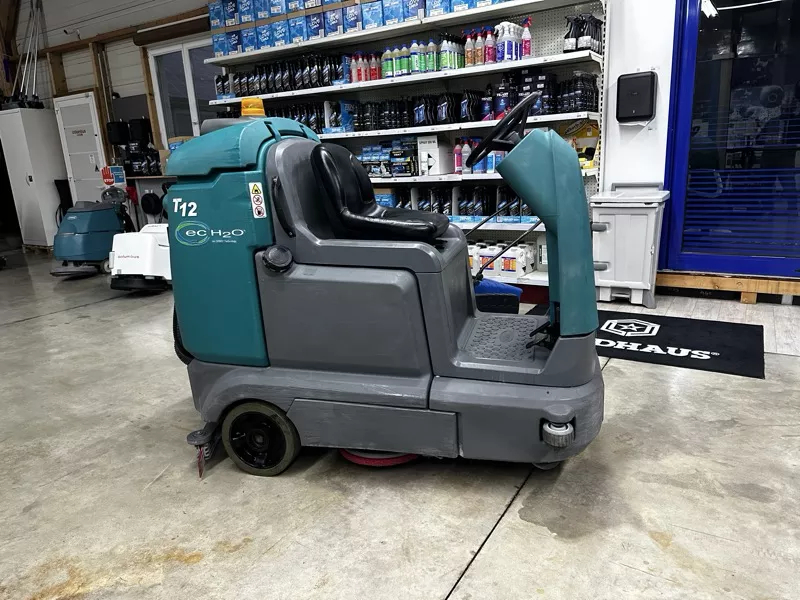 T12 Autolaveuse d'occasion TENNANT_1