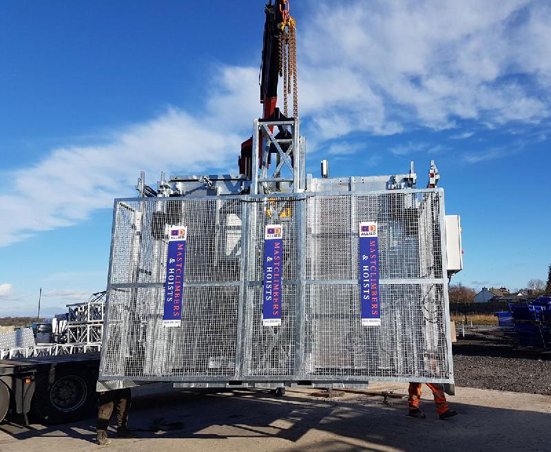 Ascenseur de chantier E30 - industriel pour personnes et matériaux - charge utile 3000 kg - jusqu'à 250 m de hauteur_1