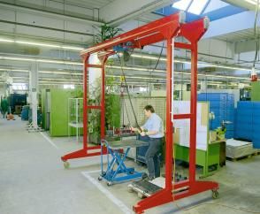 Équipement mobile pour poste de travail avec portique ZVP-KBK