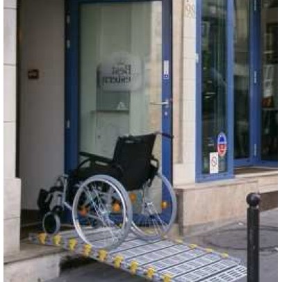 Rampe d'accès aluminium pliante - largeur 80 cm ou 90 cm, longueur 200 cm, avec bordure chasse-roue - charge 350 kg_1