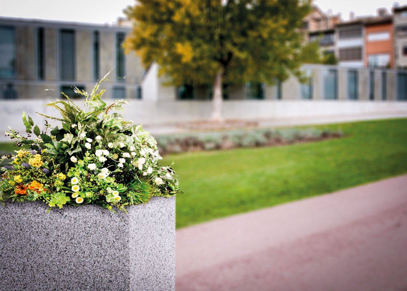 Jardinière décorative en béton préfabriqué gris granite