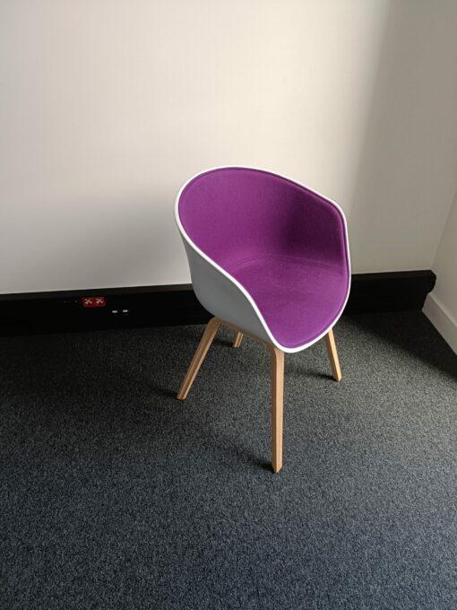 Fauteuil HAY About a Chair d'occasion - design scandinave - coque polypropylène et piètement chêne_1