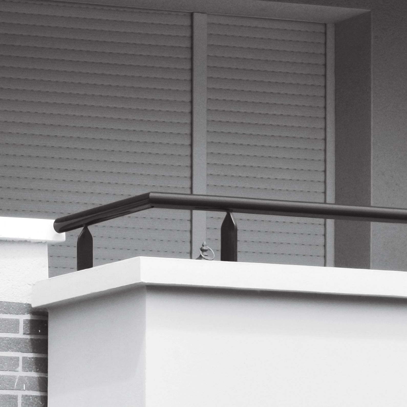 1 lisse main courante sur muret – Tube diamètre 42 – Hauteur 222 – Finitions : apprêt noir, galvanisation, thermolaquage_1