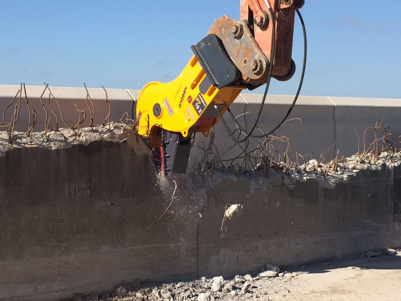 Broyeur à béton Indeco - DSTP France - HARDOX® ultra-résistants - Limousin_1