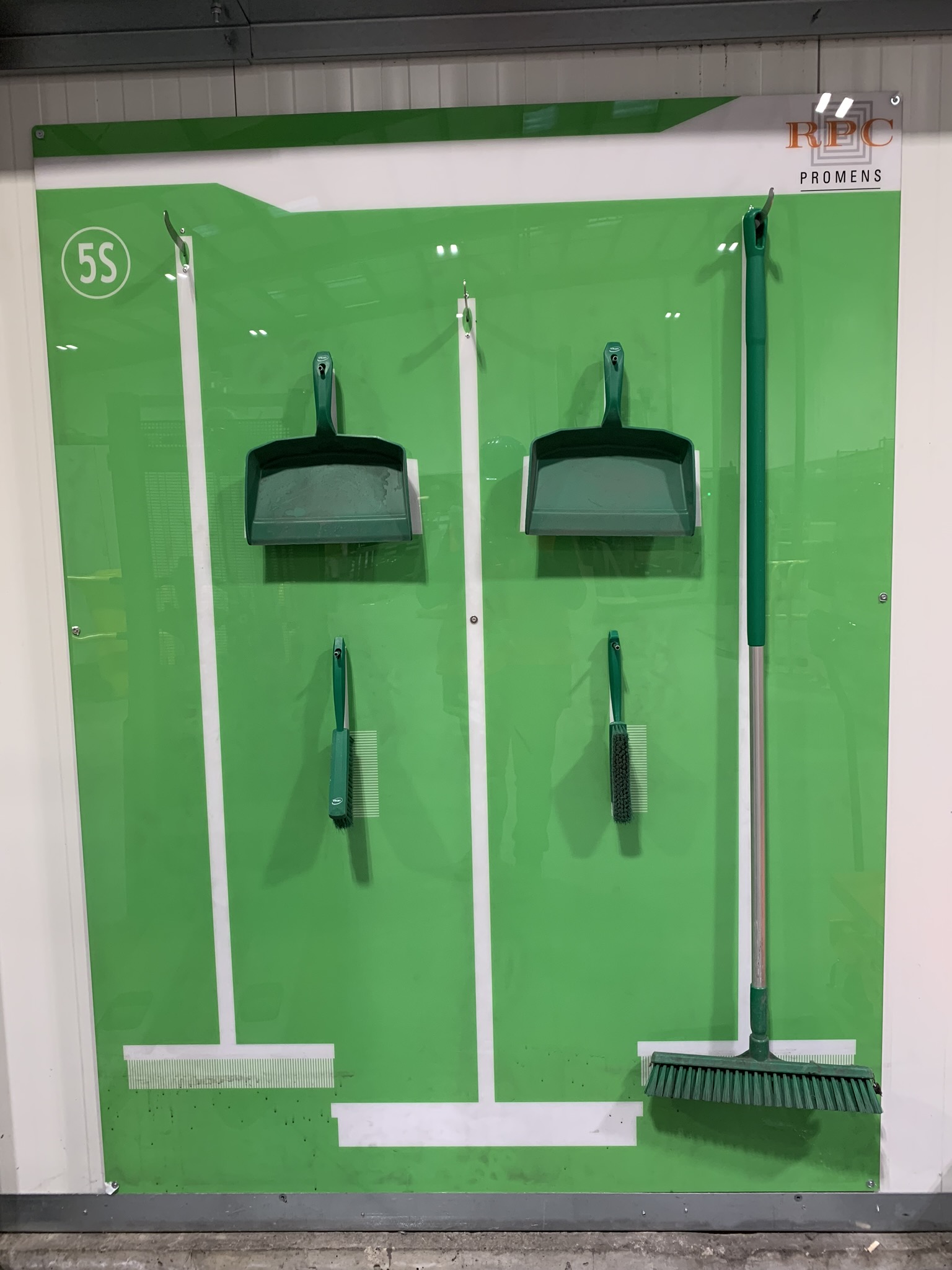 Solution d'organisation avec panneaux sur mesure