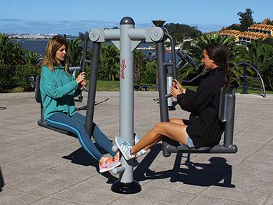 Urba Gym - Appareil de fitness pour étirements des jambes - Acier peint - 2,18 x 0,4 x 1,66 m - Conforme norme 16630_1