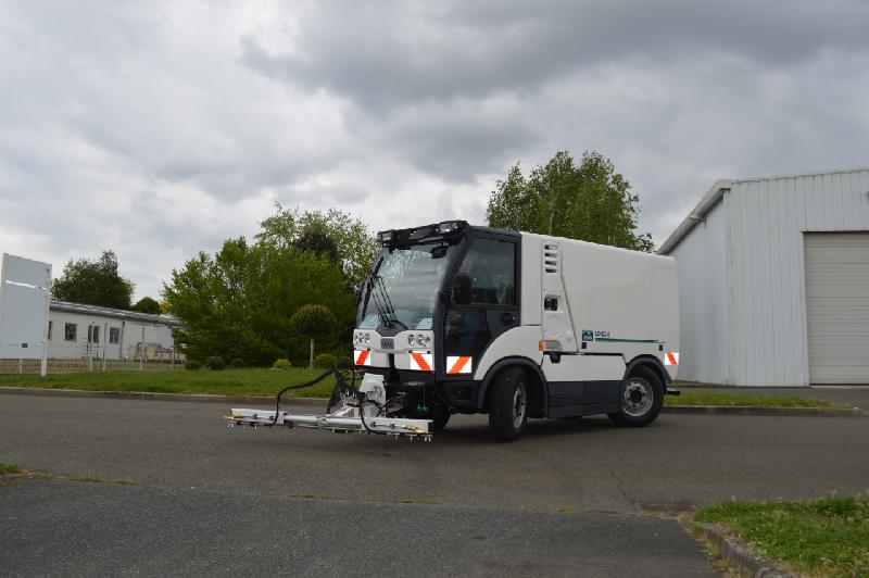 Laveuse Decapeuse eau chaude LD 2500 CMAR - Nettoyeur et Decapeur Compact pour Voirie_1