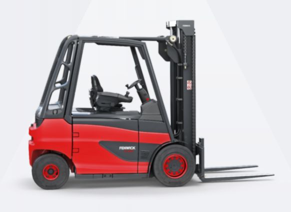 Chariot élévateur compact adapté aux espaces restreints