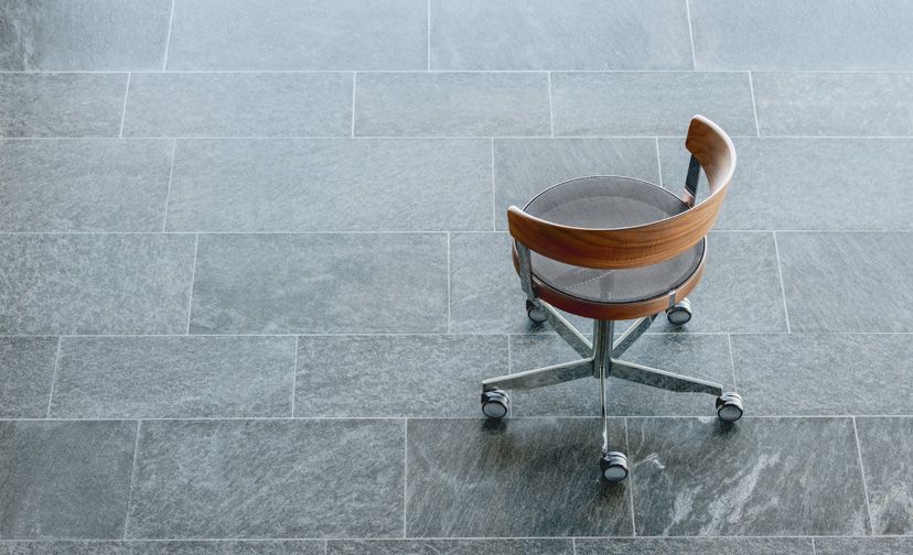 G 125 - chaise de bureau pivotante en bois - Girsberger France - design Mathias Seiler_1