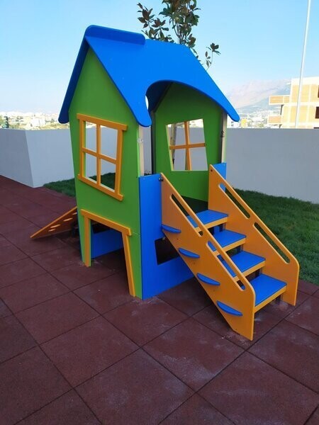 Maisonnette pour aire de jeux en acier inoxydable - Conforme EN1176 - Référence BT12020_1