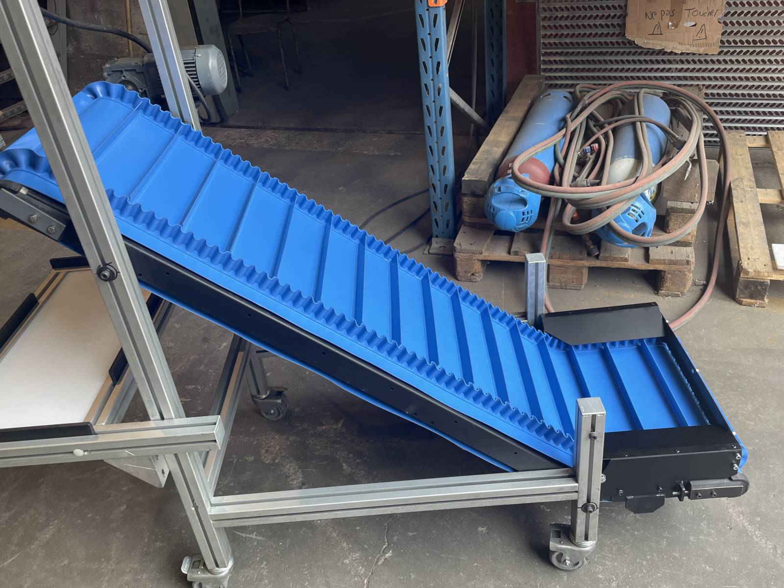 Modification de structure d'un convoyeur à bande de différentes tailles avec tambour - MTCP_1