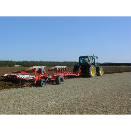 Charrue agricole - KUHN - charrues portées et semi-portées innovantes avec sécurité NSH et largeur variable_1