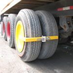 Sabot pour roues doubles de camion - Universal Boot - Poids : 15.8 kg - PF-03 - Dimensions 22.5″ à 24.5″_1