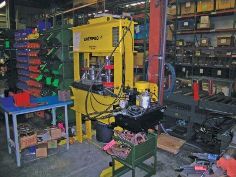 VC15L, Distributeurs Montés à Distance, Manuelle, 3-voies, 3-positions, Centre Fermé, avec blocage_1