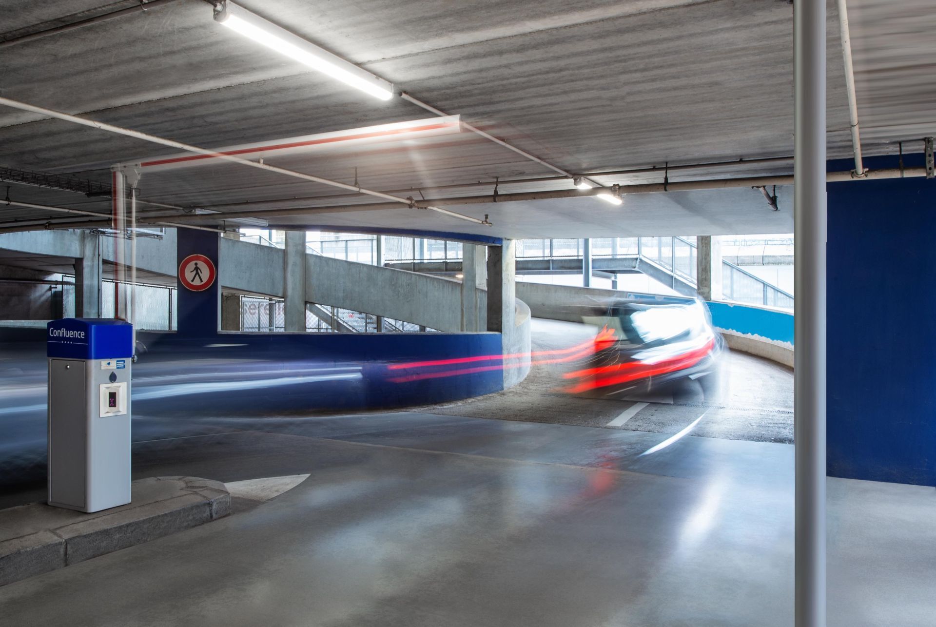 Barrière levante automatique - Parking payant - Lisse latérale jusqu'à 3,8 m - LBA 63 PK_1