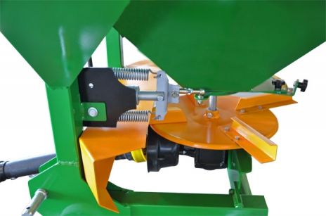 Distributeur d'engrais NCK-10 GS - Çetinkayalar Ltd - capacité 250-600L avec système d'ajustement hydraulique_1