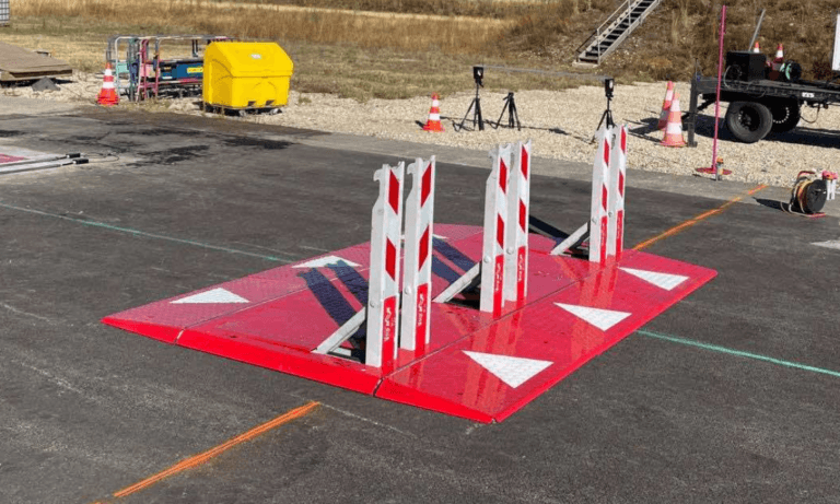 Bloqueur de route ralentisseur hors sol VIGIBLAX AG certifiée N2A - 7,5T - 50KM/H_1