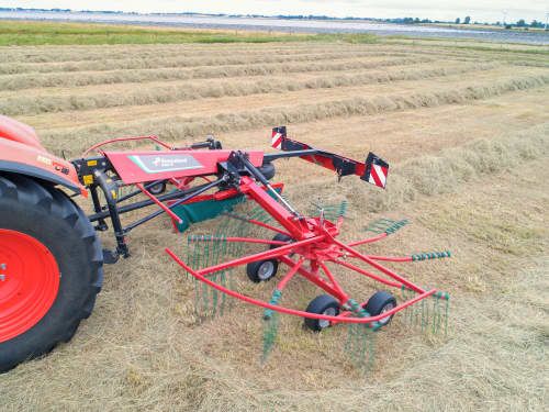 Andaineur Kverneland modèle 9464M pour un andainage efficace