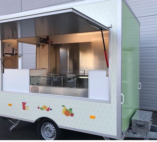 Remorque alimentaire personnalisable - Bar à fruits pour évènements avec équipements sur mesure_1