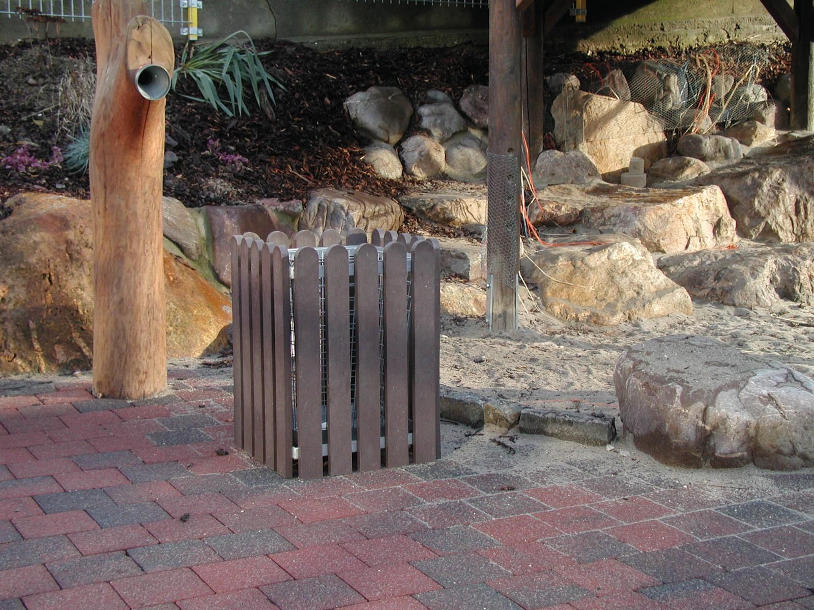 Aq454550 - Poubelle publique carrée 50L - Hahn France - Corbeille Resco en fil zingué_1