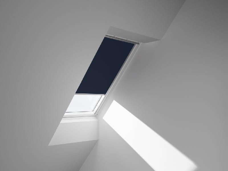 Store enrouleur VELUX - occultant manuel bleu foncé - S06 - 114x118 cm_1