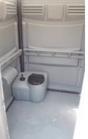 WC chimique PMR spacieux - modèle accessible en fauteuil roulant avec plancher plat breveté_1