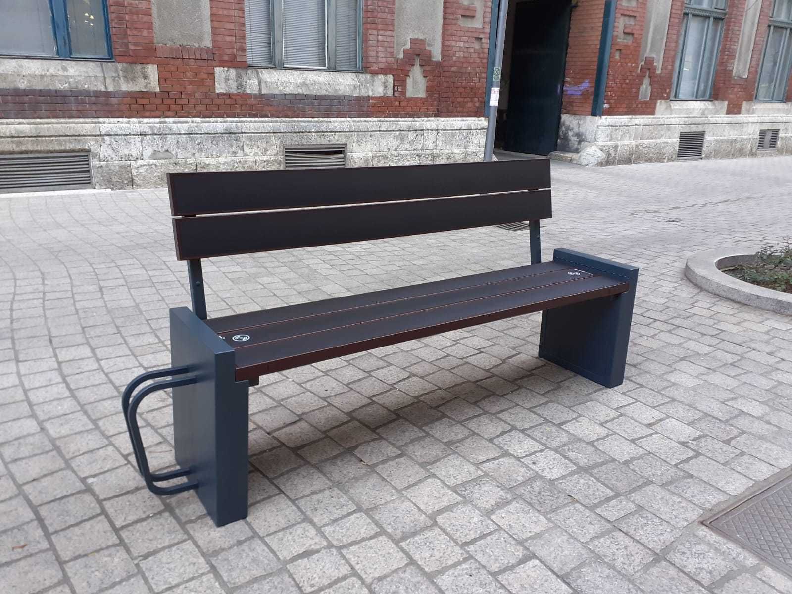Banc urbain connecté nouvelle génération, alimenté par l'énergie solaire - STEORA_1